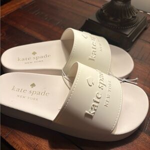 KATE SPADE SUNNY WHITE SLIDES SIZE 5 WOMEN